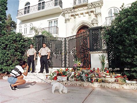 omicidii versace|The Versace Murder: What Happened And Who Killed The .